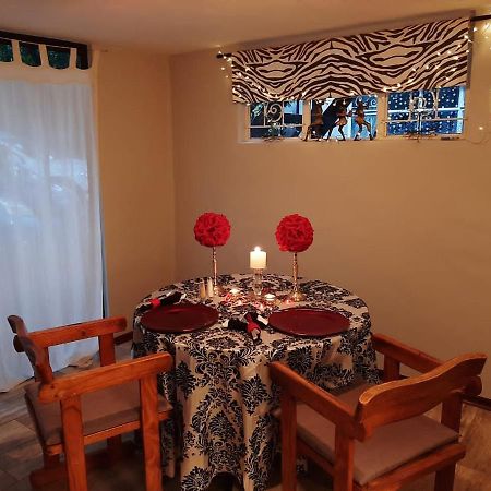 Burnham Road Suite Guest House บูลาวาโย ภายนอก รูปภาพ