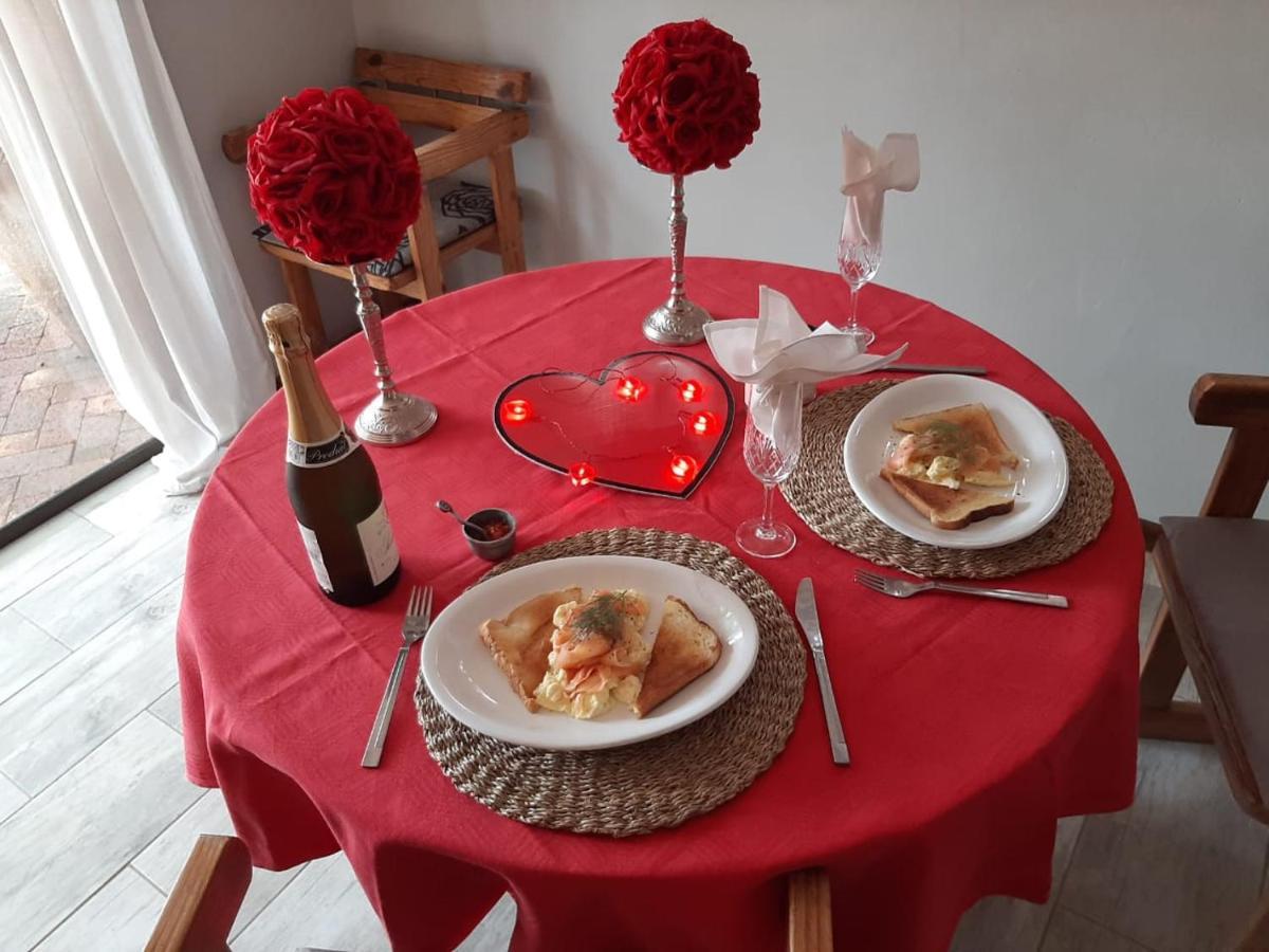 Burnham Road Suite Guest House บูลาวาโย ภายนอก รูปภาพ