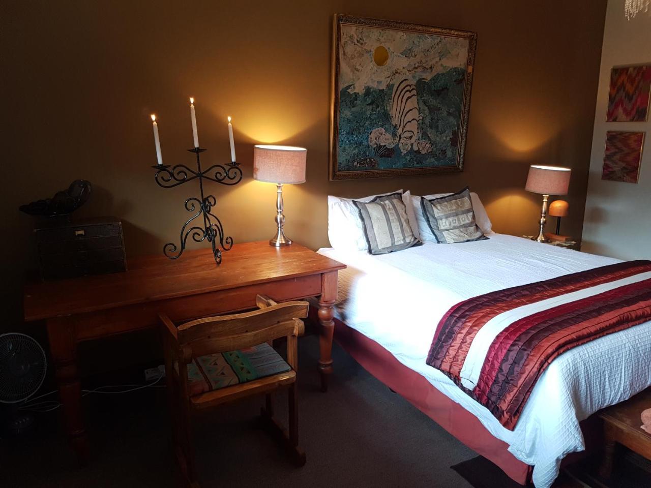 Burnham Road Suite Guest House บูลาวาโย ภายนอก รูปภาพ
