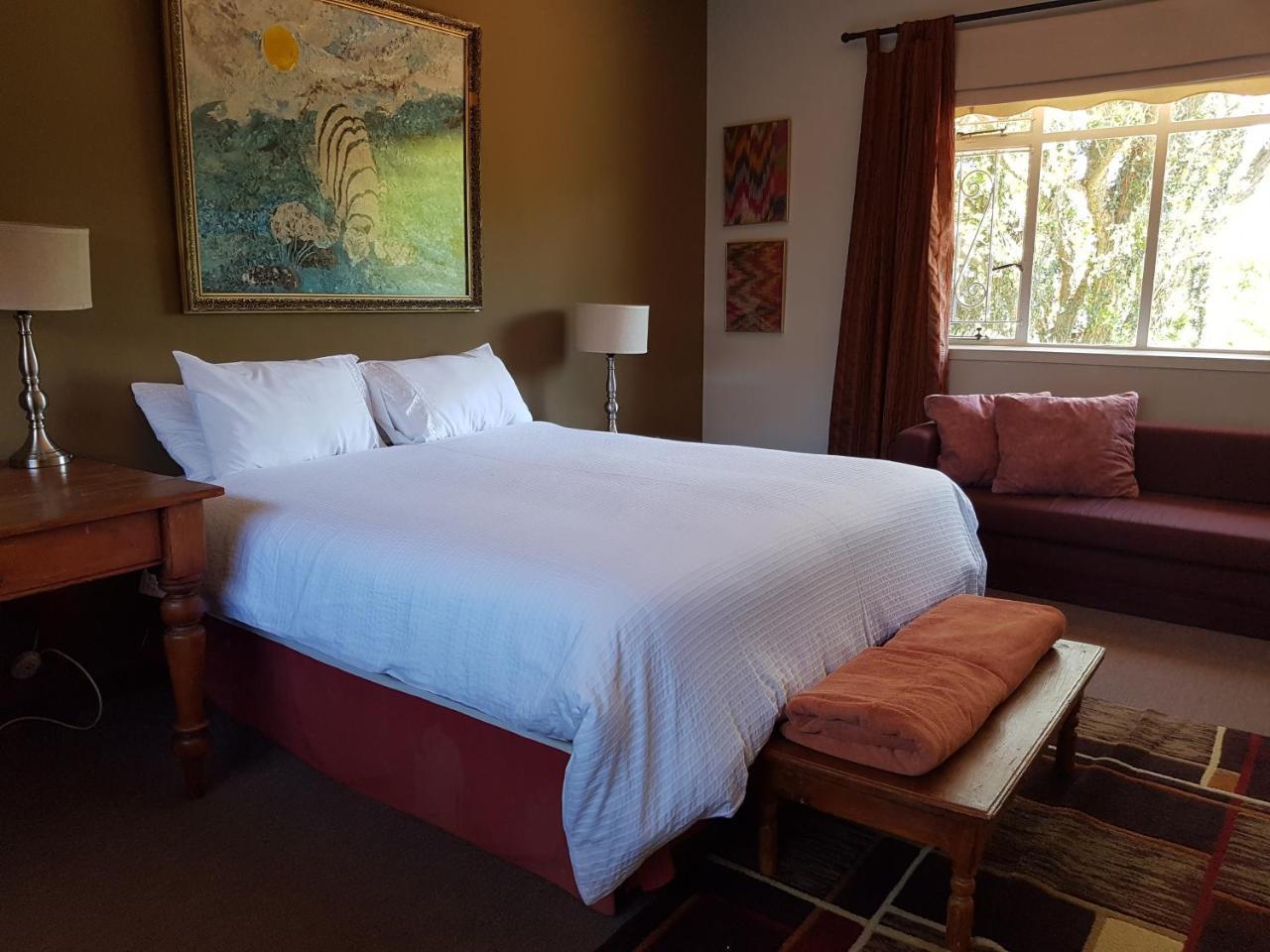 Burnham Road Suite Guest House บูลาวาโย ภายนอก รูปภาพ